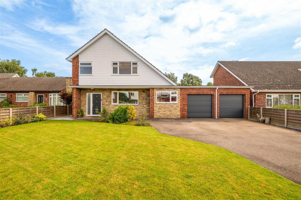 Main image of property: Welcome to 17 Park Close, Sudbrooke, Lincoln, LN2 2RE