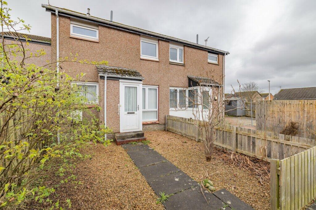 1 bedroom end of terrace house for sale in 2 Colonsay Gardens, Inchture