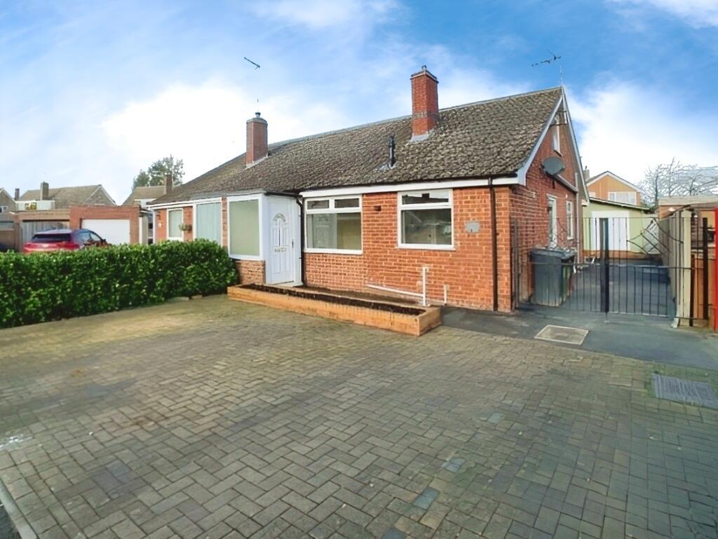 3 bedroom semi-detached house for rent in Talbot Avenue, Orton Longueville PE2