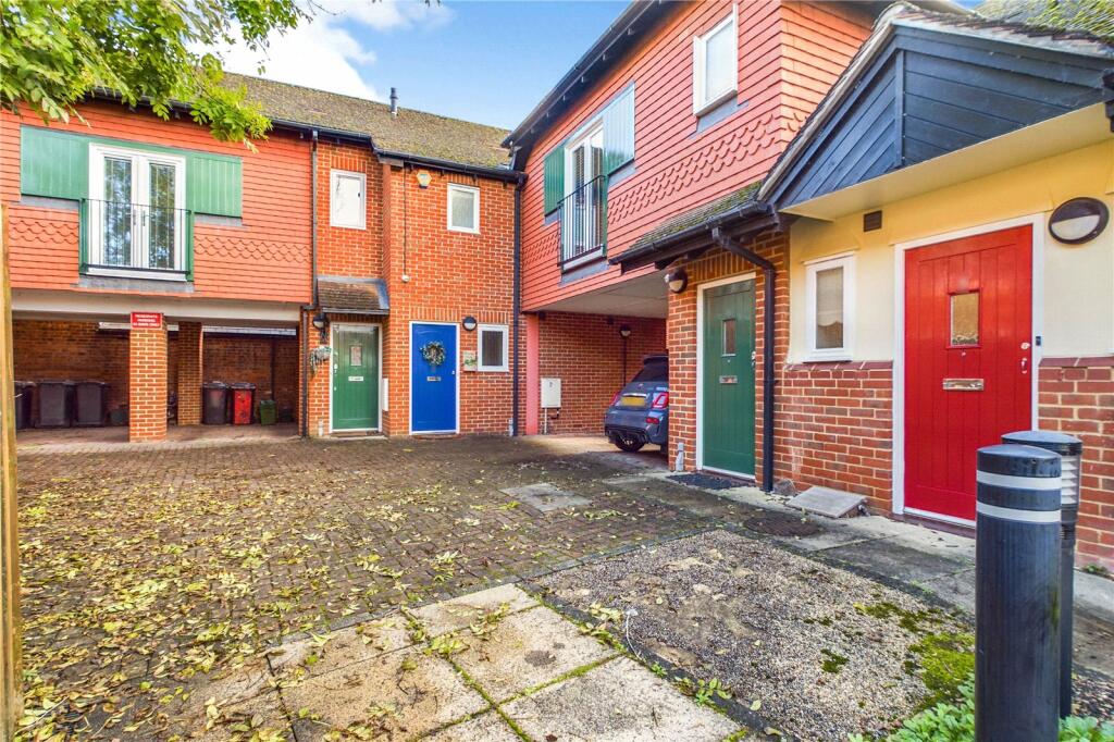 2 bedroom house for sale in Angel Court, High Street, Theale, Reading, RG7