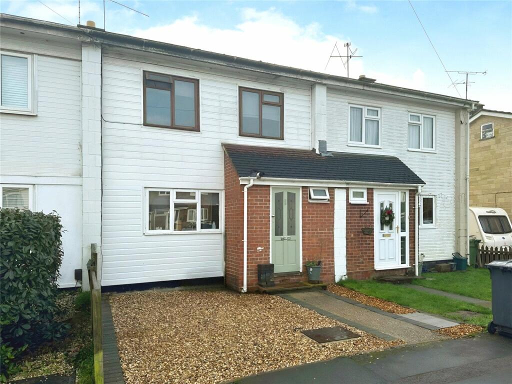 3 bedroom terraced house for sale in Meadow Way, Theale, Reading