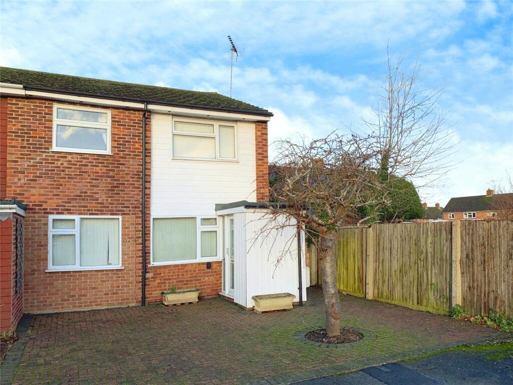 3 bedroom end of terrace house for sale in Dunluce Gardens, Pangbourne