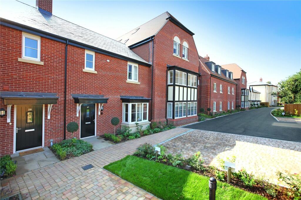 3 bedroom terraced house for sale in Cumber Place, Theale, Reading