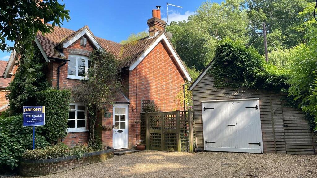3 bedroom semidetached house for sale in Rotten Row, Bradfield, Reading, Berkshire, RG7