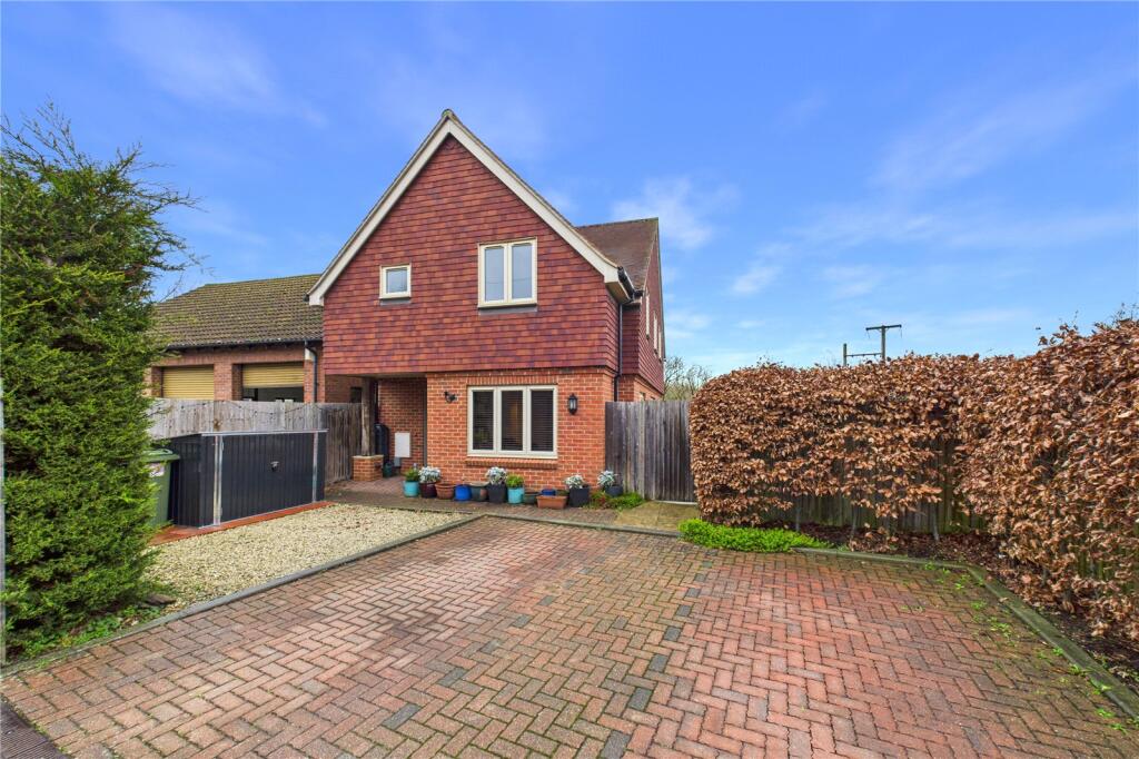 Main image of property: The Orchids, Reading Road, Lower Basildon, Reading, RG8