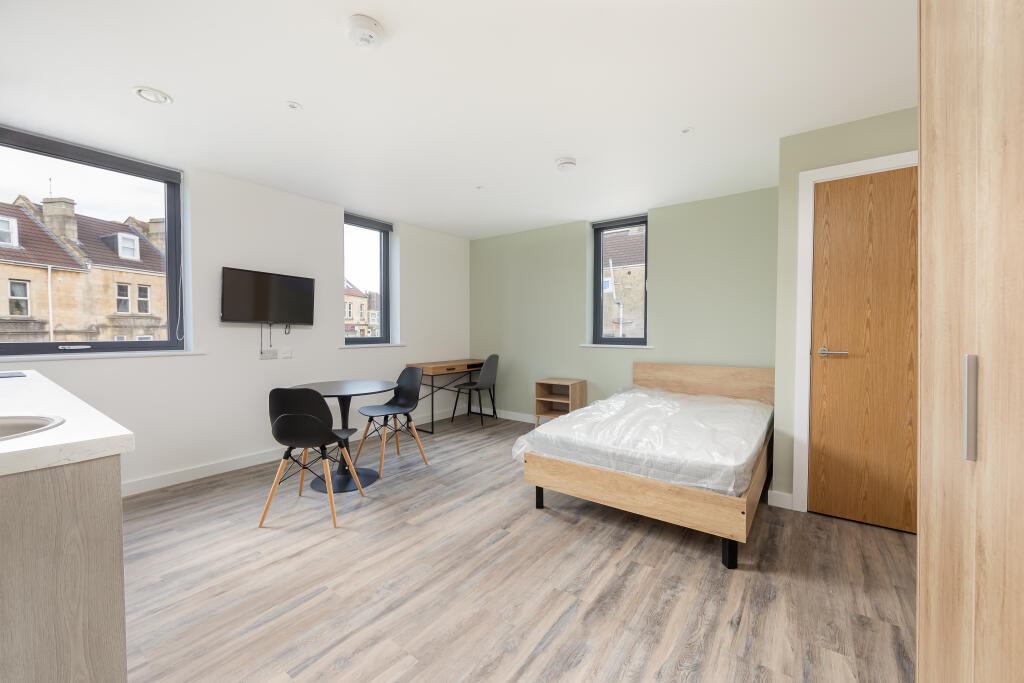 Studio flat for rent in The Mews, Oldfield Park, BA2