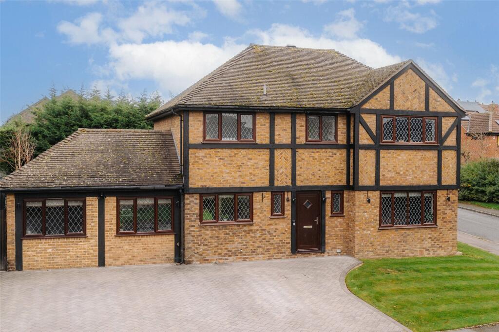 Main image of property: Evesham Walk, Sandhurst, Berkshire, GU47