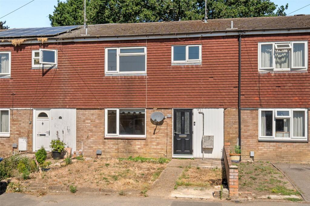 Main image of property: Hearsey Gardens, Blackwater, GU17