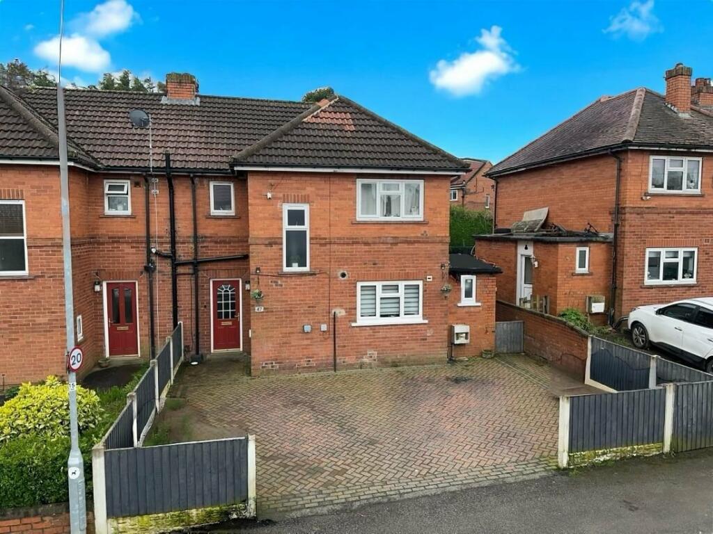 3 bedroom semidetached house for sale in Farfield Avenue, Farsley, Pudsey, LS28 5HL, LS28