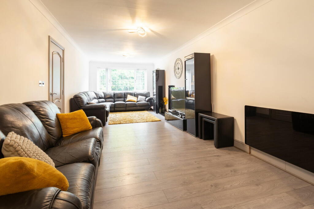 Additional property image - Grange Park Drive, Bingley, BD16 1NJ
