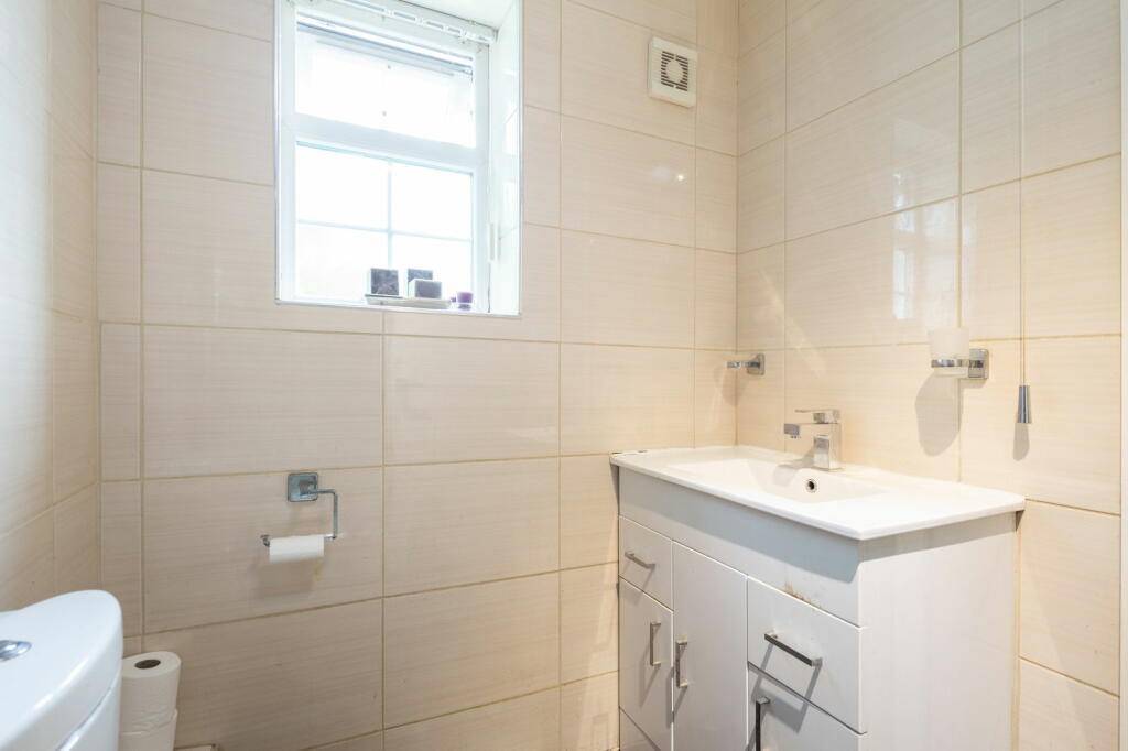 Additional property image - Grange Park Drive, Bingley, BD16 1NJ