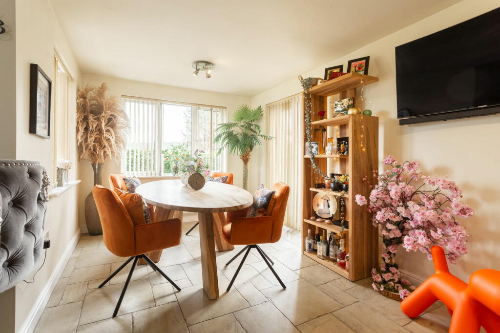 Additional property image - Overland Crescent, Bradford, BD10 9TG