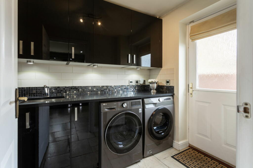 Additional property image - Overland Crescent, Bradford, BD10 9TG
