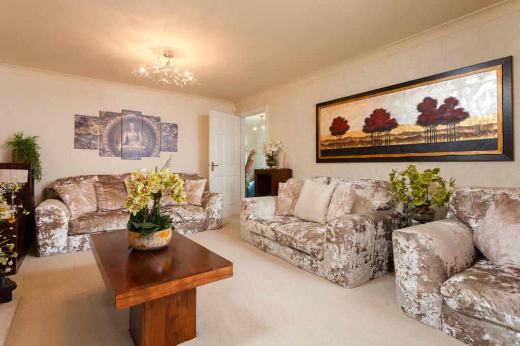 Additional property image - Overland Crescent, Bradford, BD10 9TG