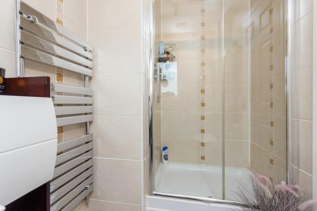 Additional property image - Overland Crescent, Bradford, BD10 9TG