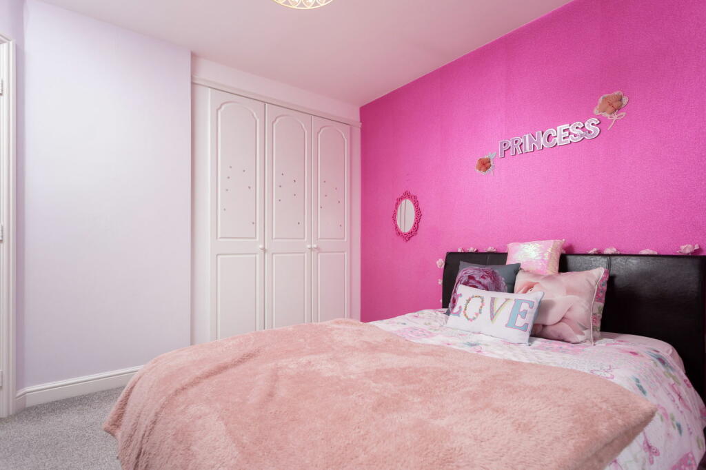 Additional property image - Overland Crescent, Bradford, BD10 9TG