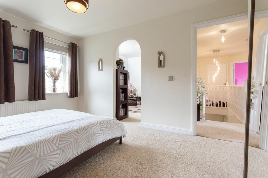 Additional property image - Overland Crescent, Bradford, BD10 9TG