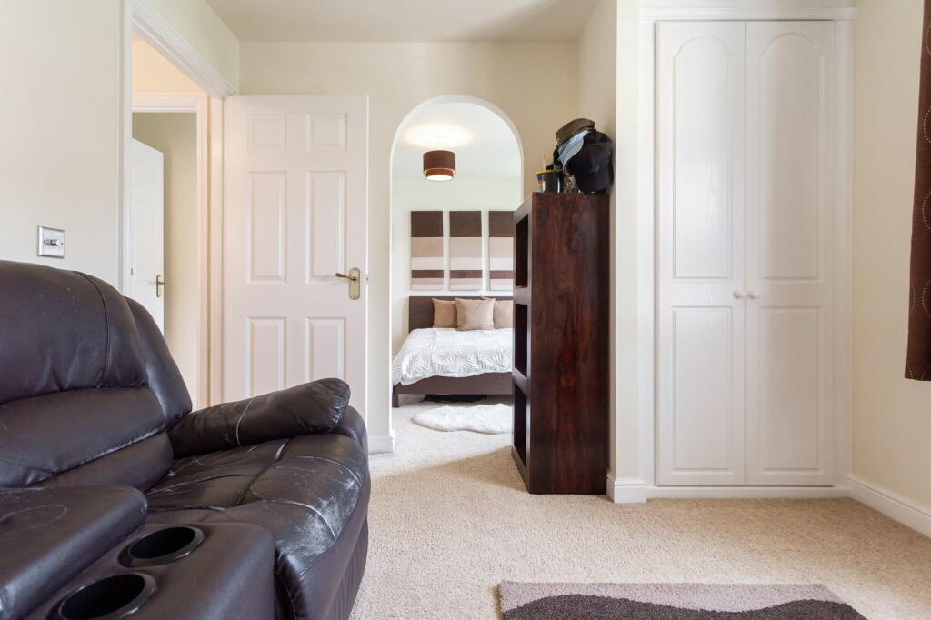 Additional property image - Overland Crescent, Bradford, BD10 9TG