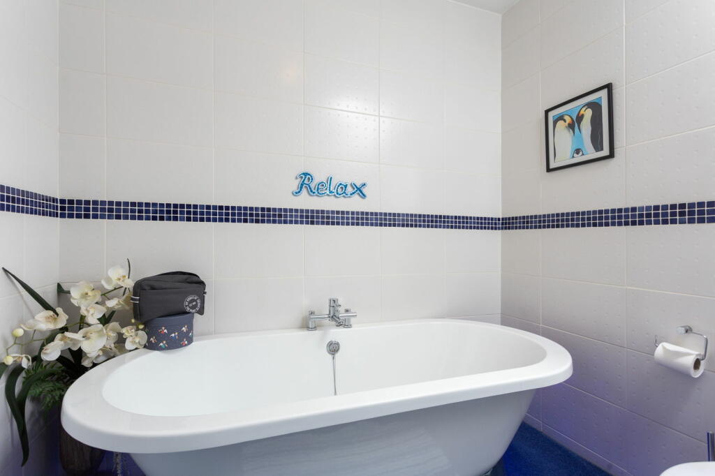 Additional property image - Overland Crescent, Bradford, BD10 9TG