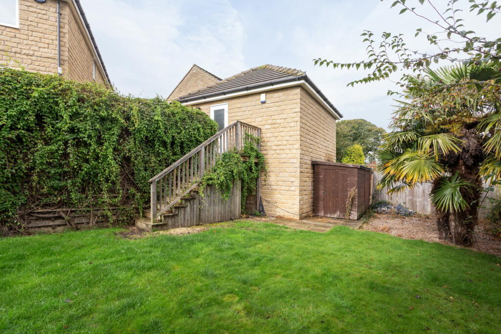 Additional property image - Overland Crescent, Bradford, BD10 9TG