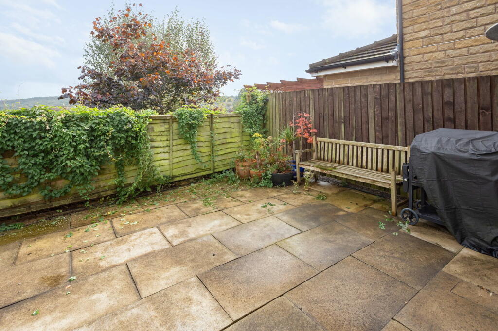 Additional property image - Overland Crescent, Bradford, BD10 9TG