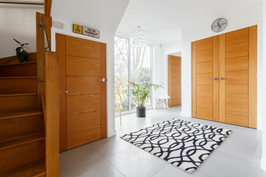 Additional property image - Skipton Road, Keighley, Bradford, BD20 6HJ