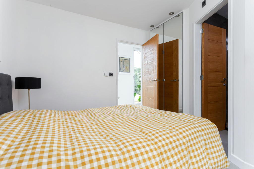 Additional property image - Skipton Road, Keighley, Bradford, BD20 6HJ