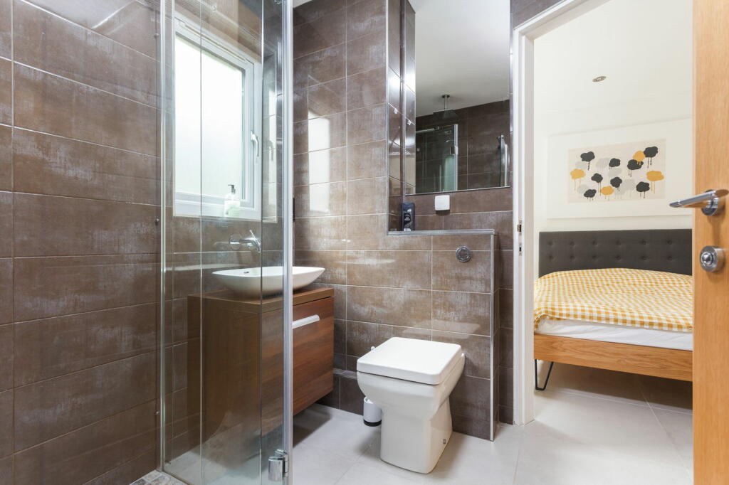 Additional property image - Skipton Road, Keighley, Bradford, BD20 6HJ