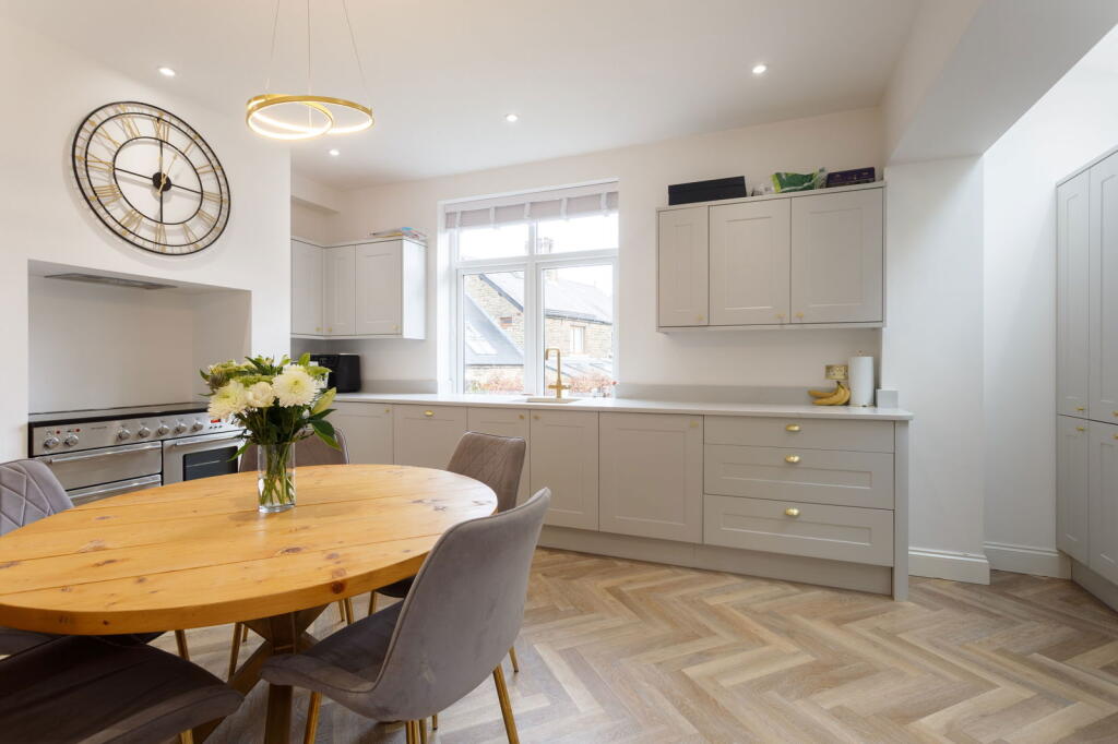 Additional property image - West Lane, Baildon, Shipley, BD17 5HD