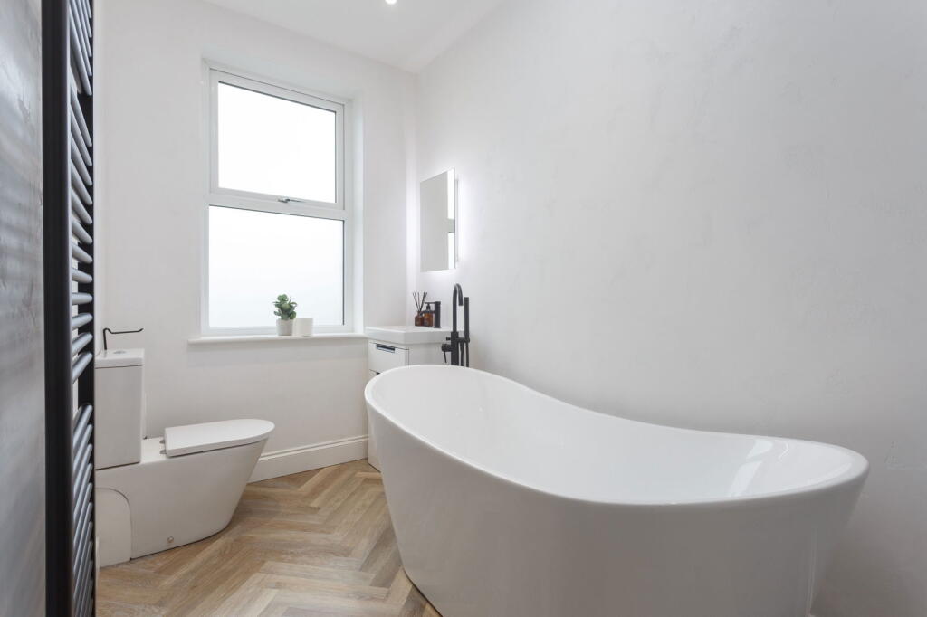 Additional property image - West Lane, Baildon, Shipley, BD17 5HD