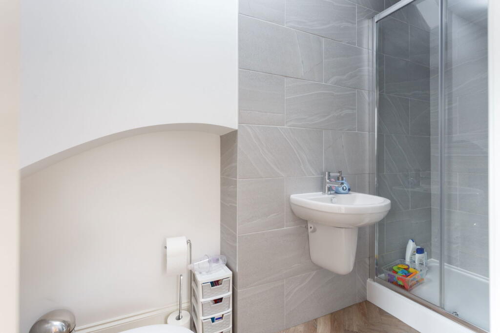 Additional property image - West Lane, Baildon, Shipley, BD17 5HD