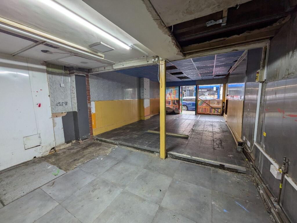 Additional property image - Clifton Street, Roath, Cardiff CF24 1LY