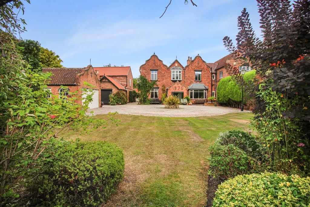 Main image of property: Chapelgate, Retford, Nottinghamshire, DN22