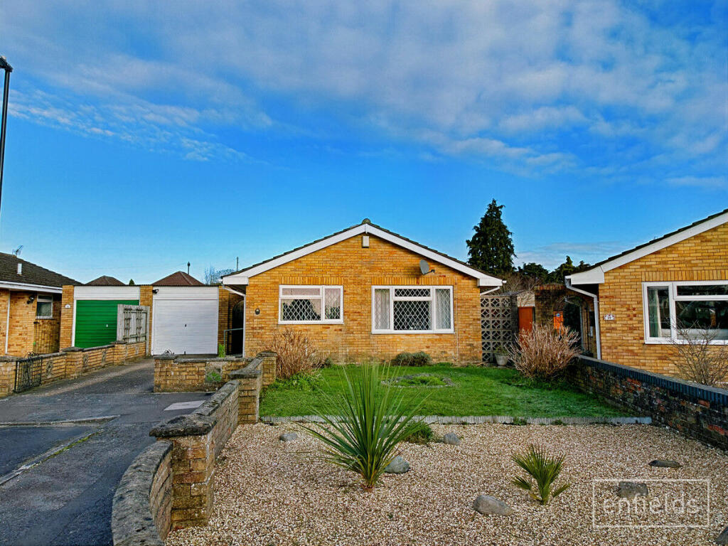 2 bedroom detached bungalow for sale in Kenson Gardens, Southampton, SO19