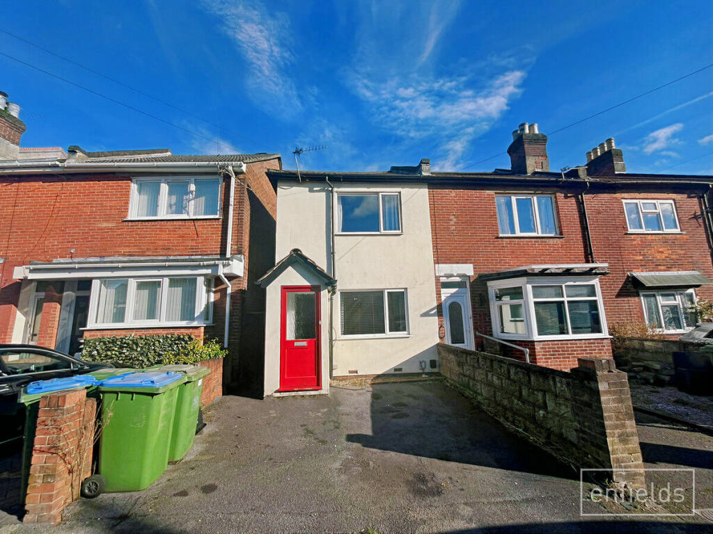 3 bedroom end of terrace house for sale in Firgrove Road, Southampton, SO15