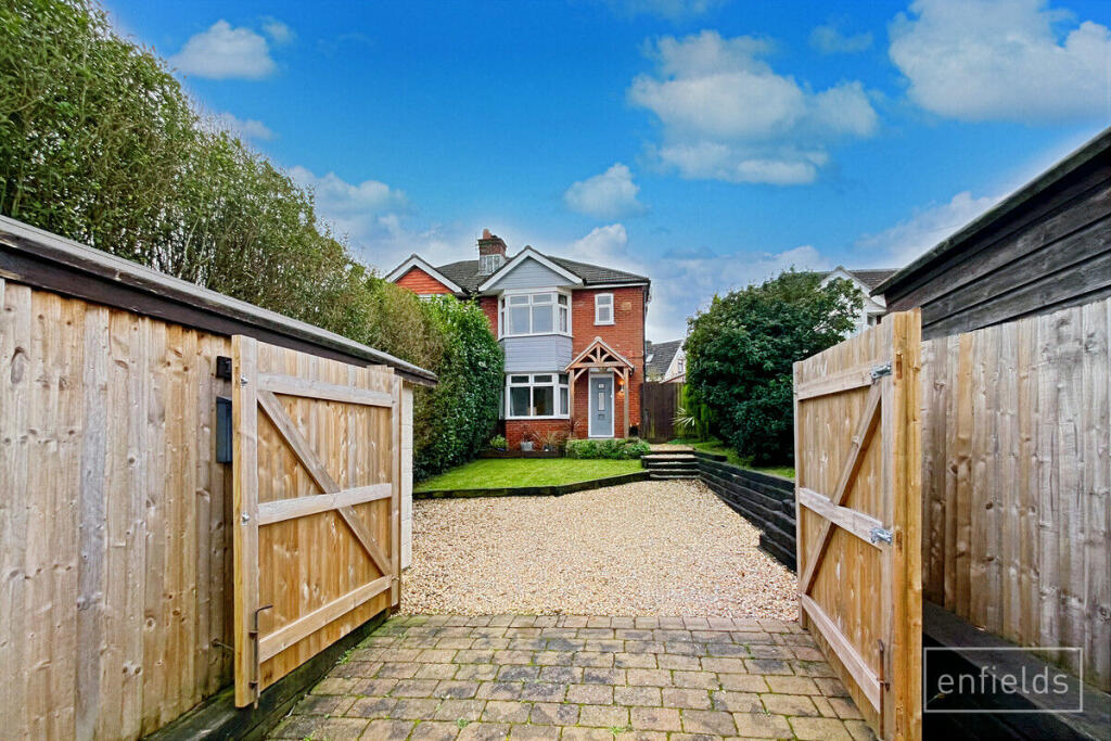 3 bedroom semidetached house for sale in Bursledon Road, Southampton, SO19