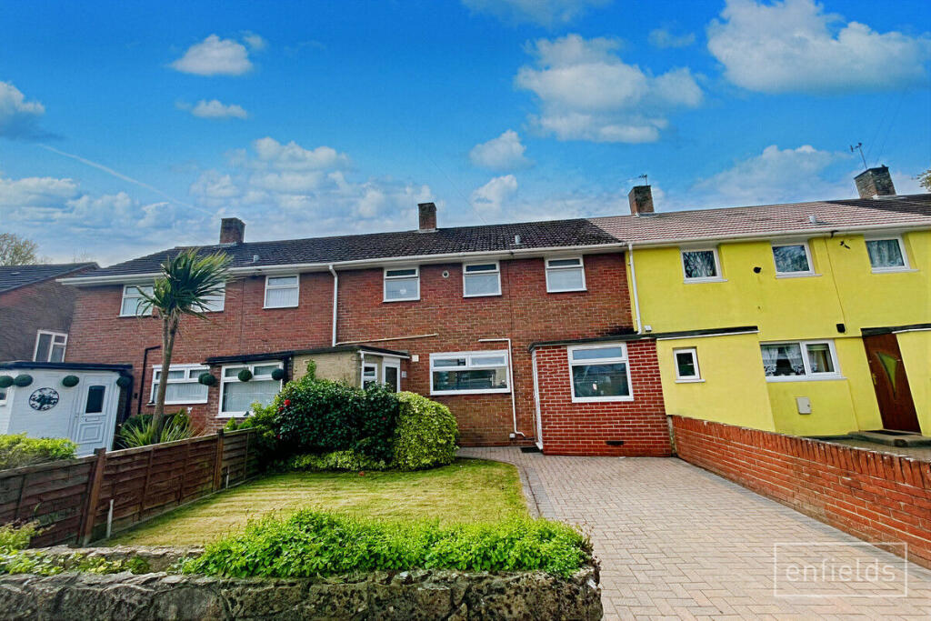 3 bedroom terraced house for sale in Kendal Avenue, Southampton, SO16