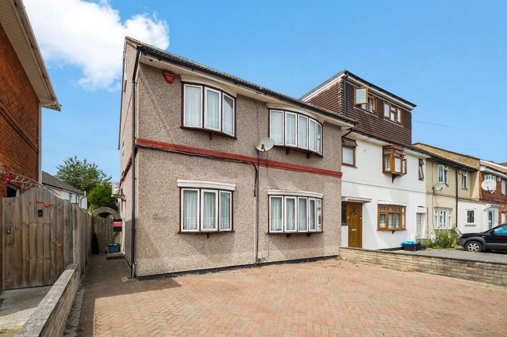 Main image of property: Aberdour Road, Ilford, IG3