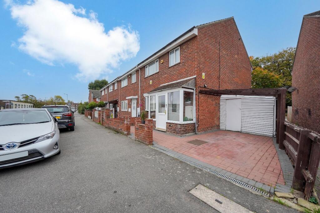 Main image of property: Darenth Lane, South Ockendon, RM15
