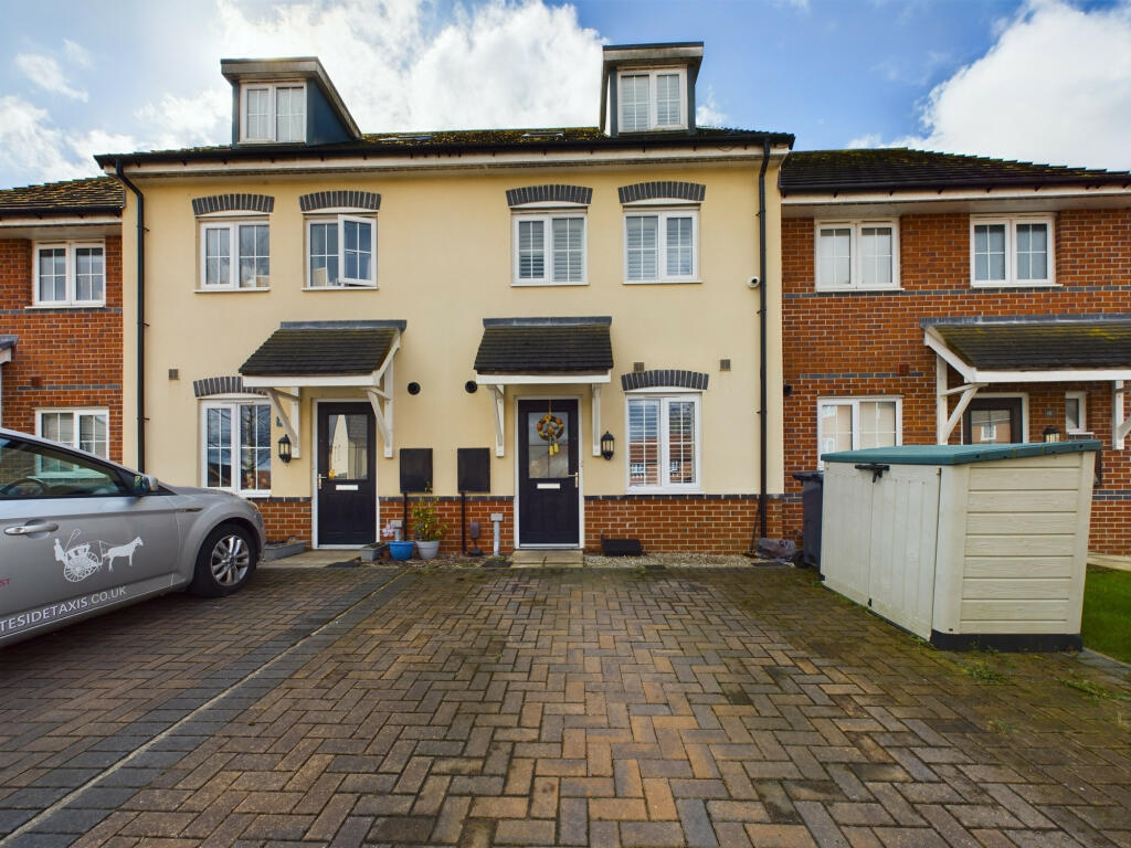 4 bedroom town house for sale in Parkinson Lane, Kirkham, PR4