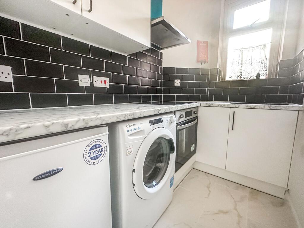 Main image of property: London Road, Luton