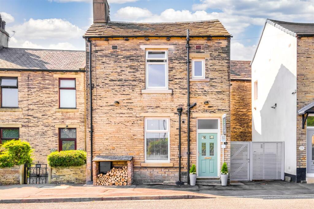 Main image of property: Wakefield Road, Lightcliffe, Halifax, HX3 8TP