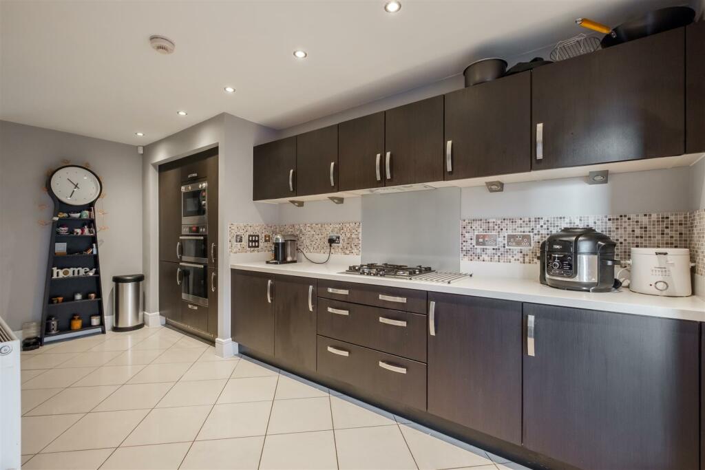 Additional property image - Weavers Way, Scholes, Cleckheaton, BD19 6AN