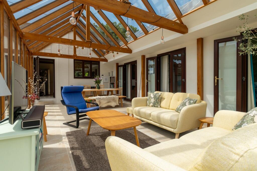 4 bedroom detached house for sale in Longage Hill, Rhodes Minnis, CT4