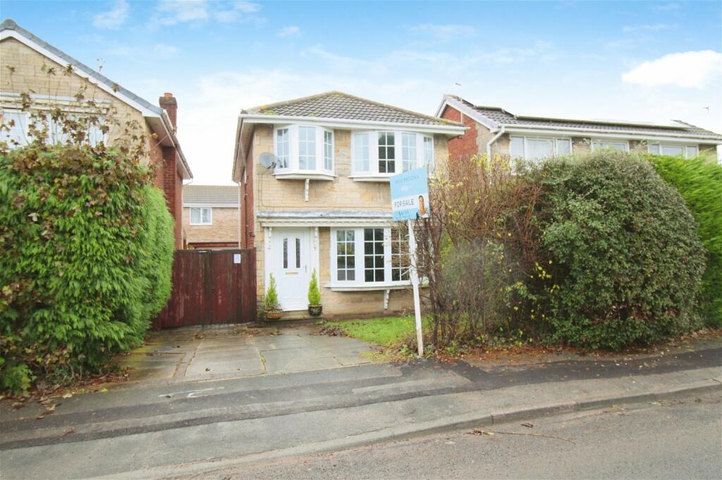 4 bedroom detached house for sale in Wood Close, Thorpe Willoughby, YO8
