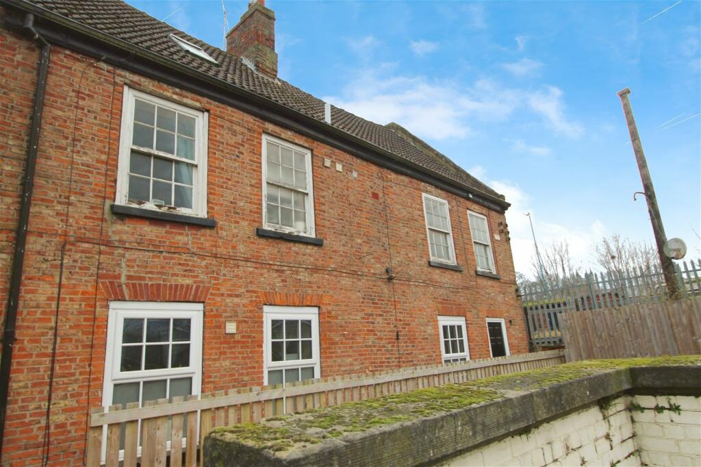 1 bedroom flat for sale in Ousegate, Selby, YO8 8BH, YO8