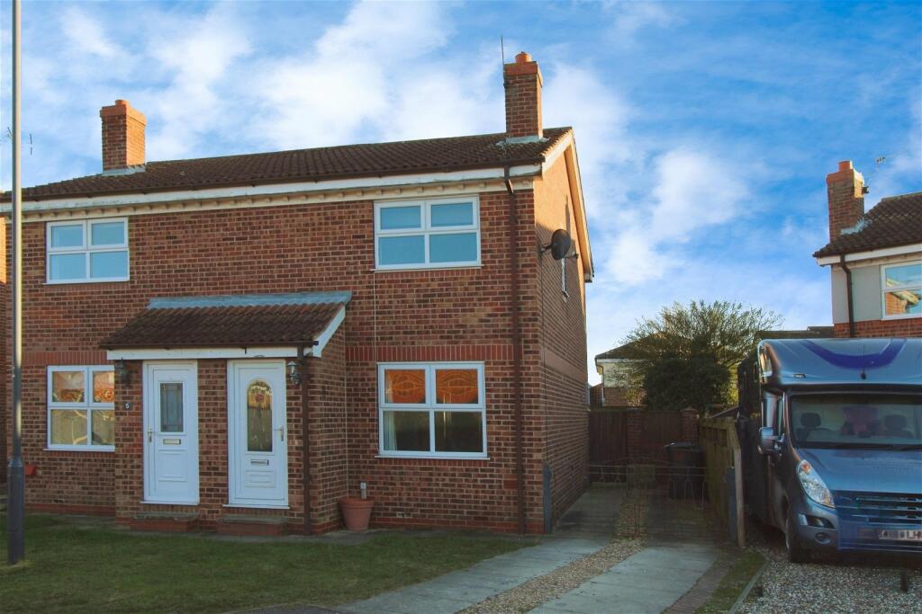 3 bedroom semidetached house for sale in Ash Close, North Duffield