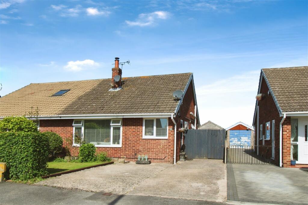 2 bedroom semidetached bungalow for sale in Kingston Drive, Hambleton, YO8 9JS, YO8