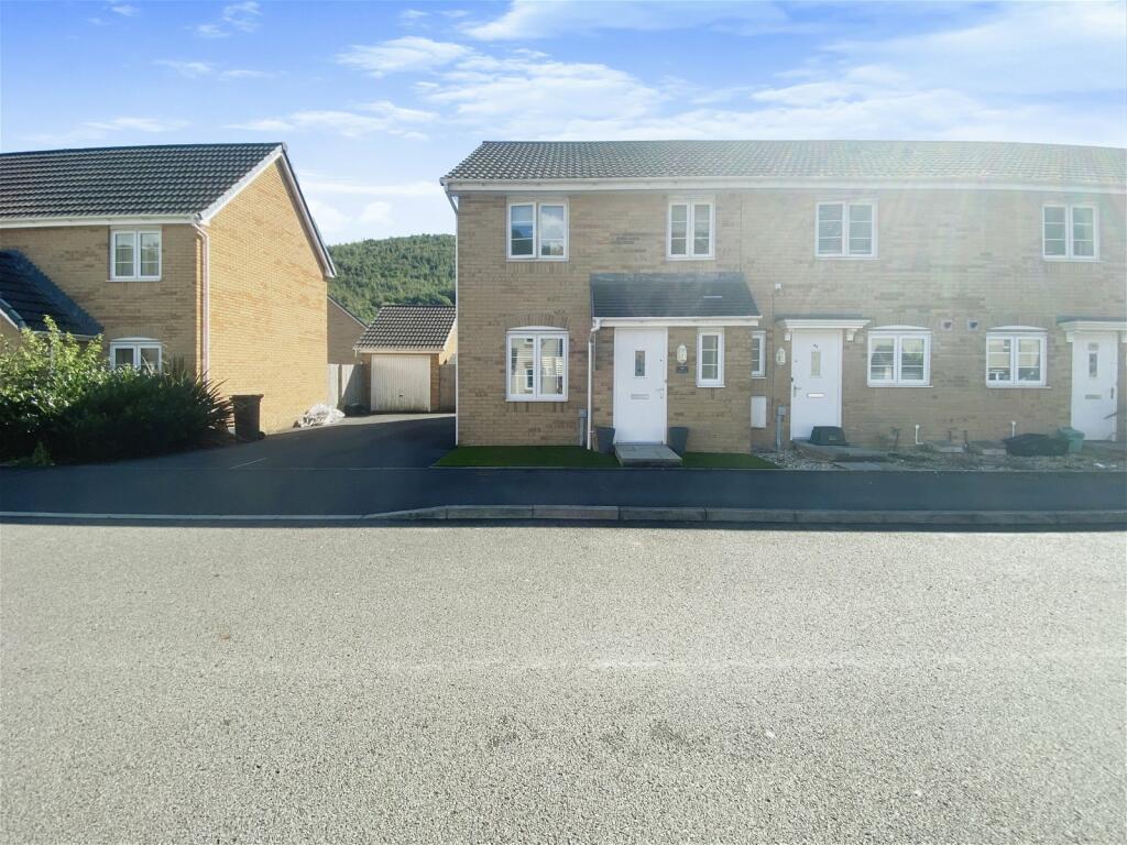 3 bedroom end of terrace house for sale in Ynys Y Wern, Cwmavon, Port