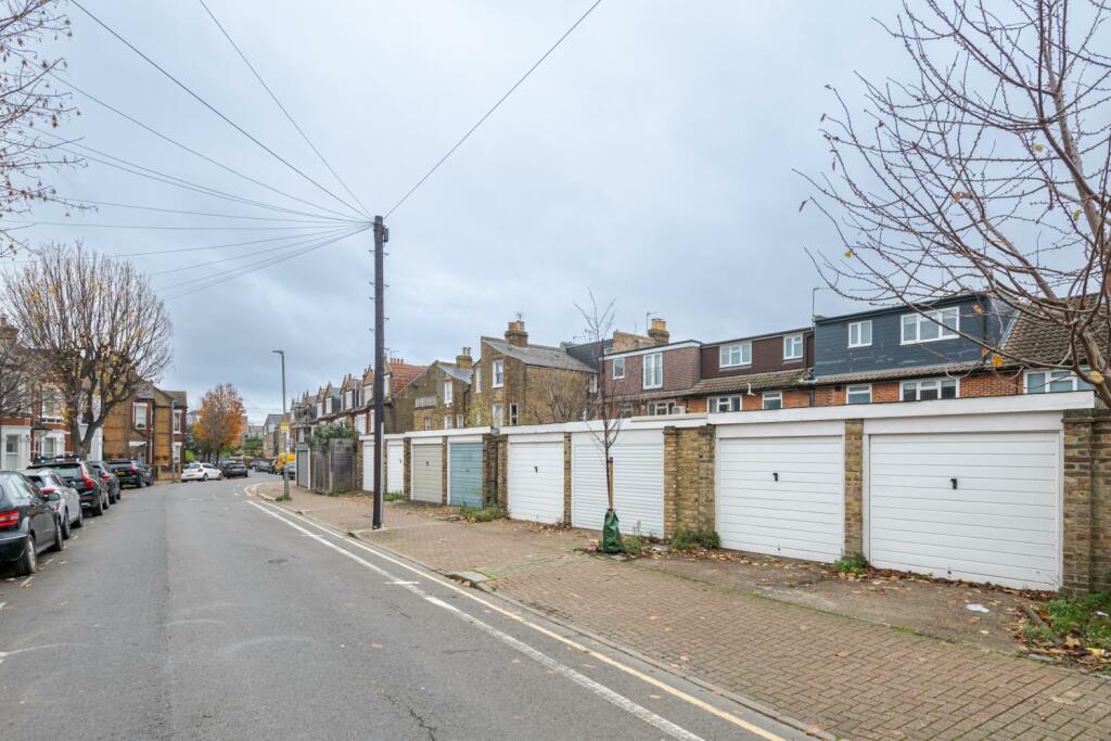 Garage for sale in Marney Road, SW11